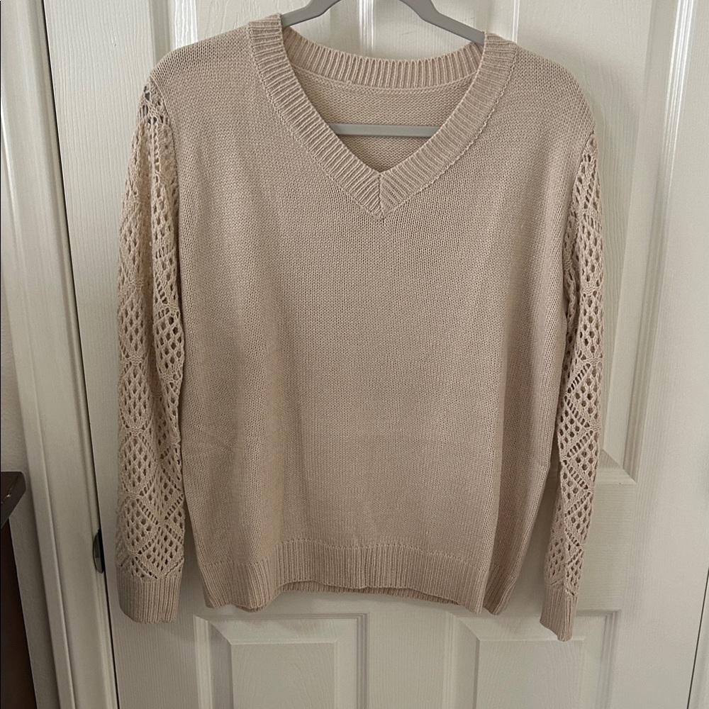Source Unknown Women’s Beige V-Neck Sweater With Crochet Sleeves, Size L, NWOT